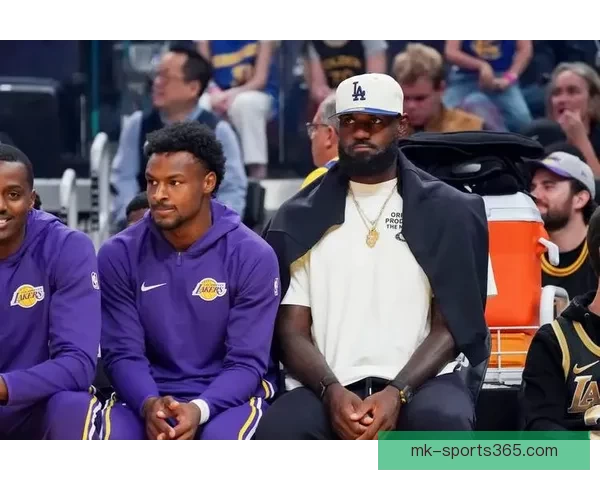 布朗尼回忆与父亲单挑比赛：赢得比赛后他不小心打碎了篮板