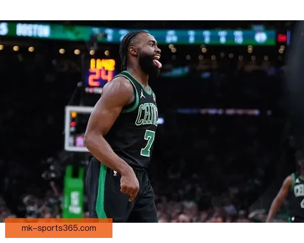 布朗赛季第33次得分30+平皮尔斯队史第5位置 称对战雷霆渴望胜利