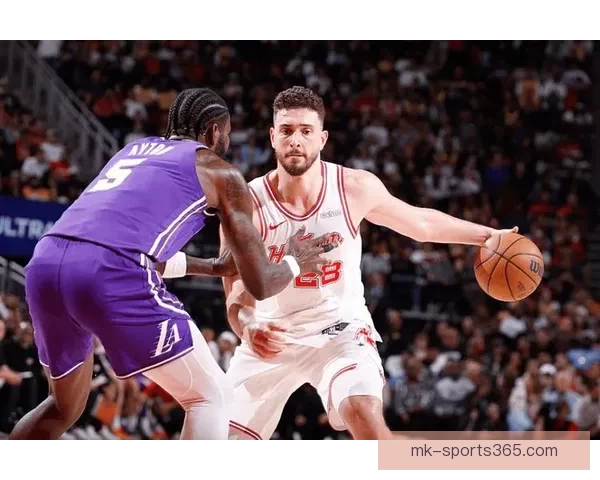 申京质疑湖人胜利仅靠运气高难度三分球成关键